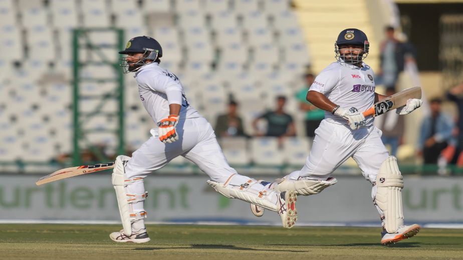 Pant and Jadeja rescue India with stellar partnership on Day 1