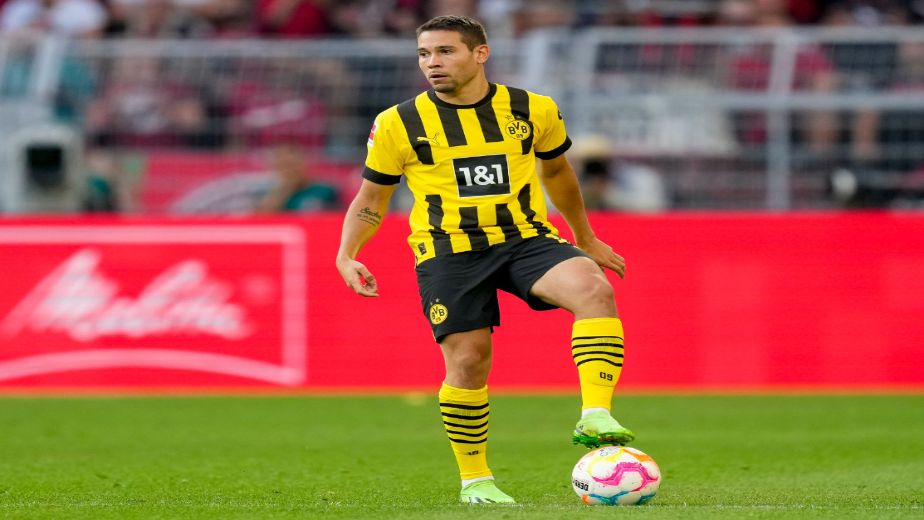 Manchester City linked to Dortmund’s left-back Raphael Guerreiro