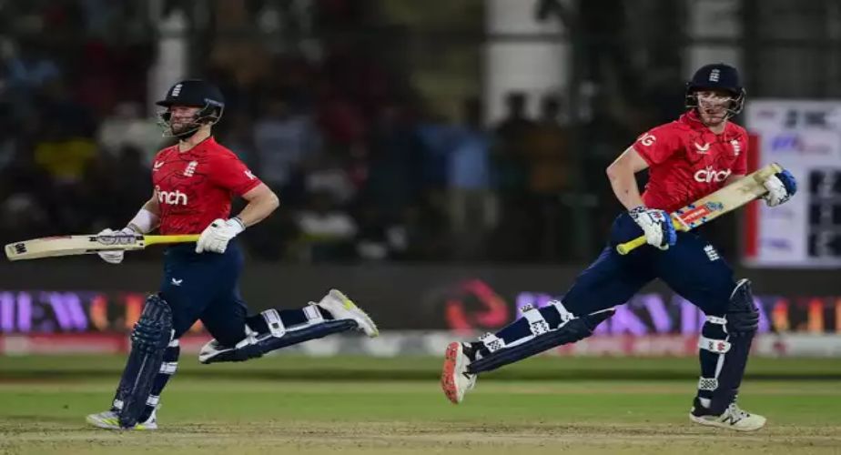 Brook and Duckett help England take 2-1 lead in the T20I series