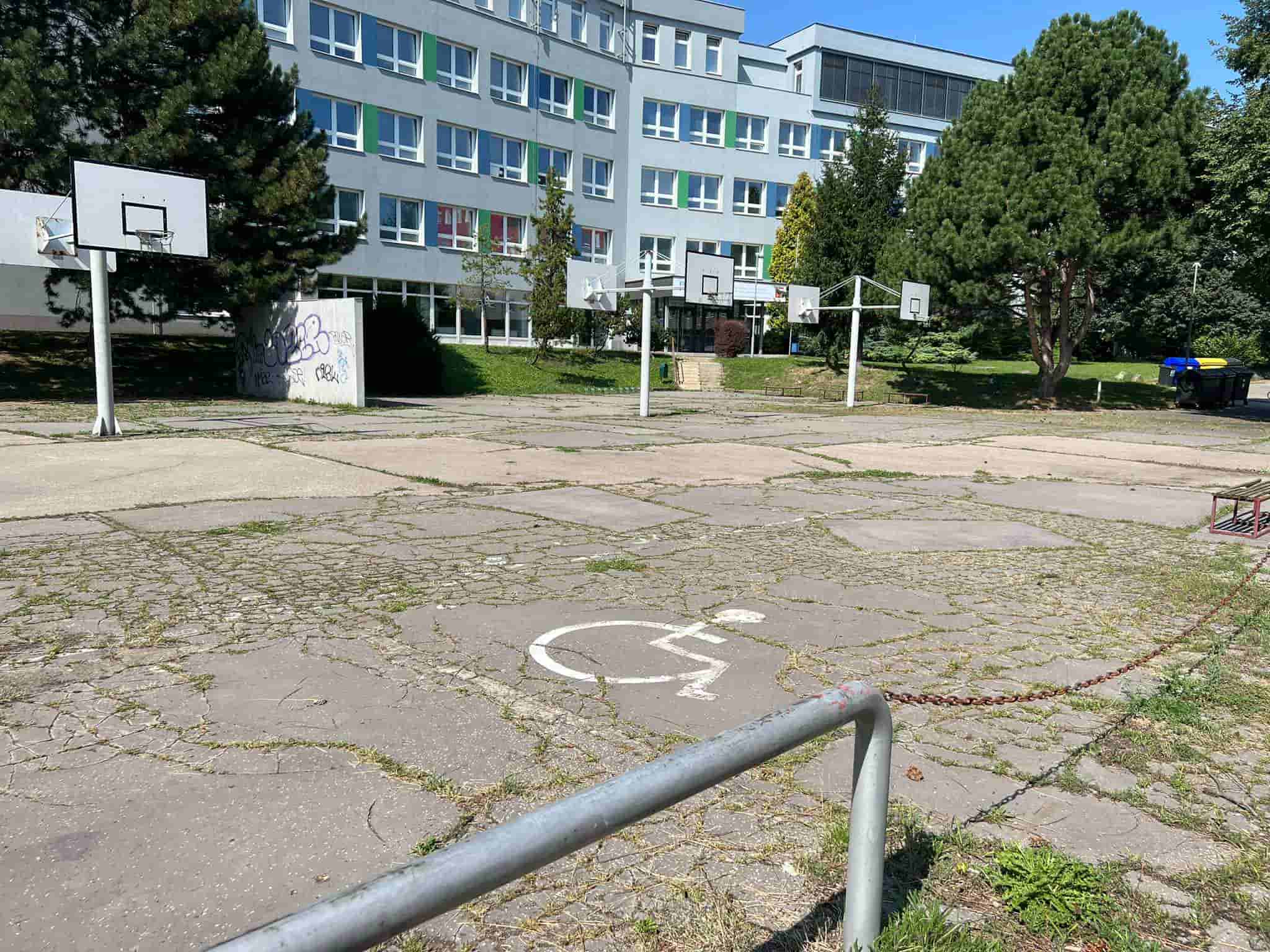 Basketbalové hřiště Červinkova – Brno