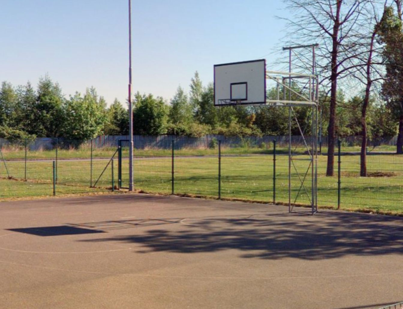 Basketbalové hřiště Basket U Cementárny – Ostrava