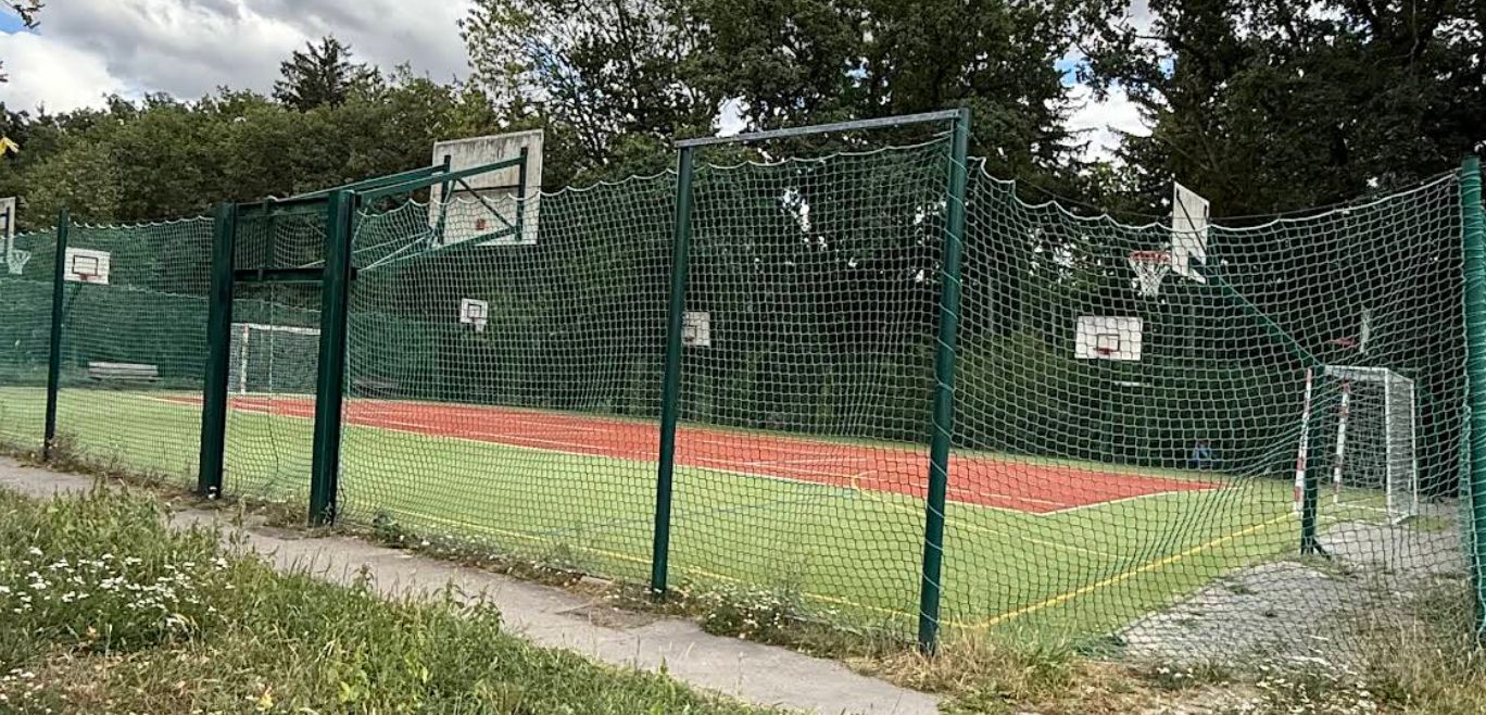 Basketbalové hřiště Basket Hrabákova – Praha