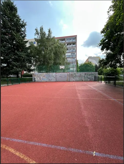 Basket Španielova 3