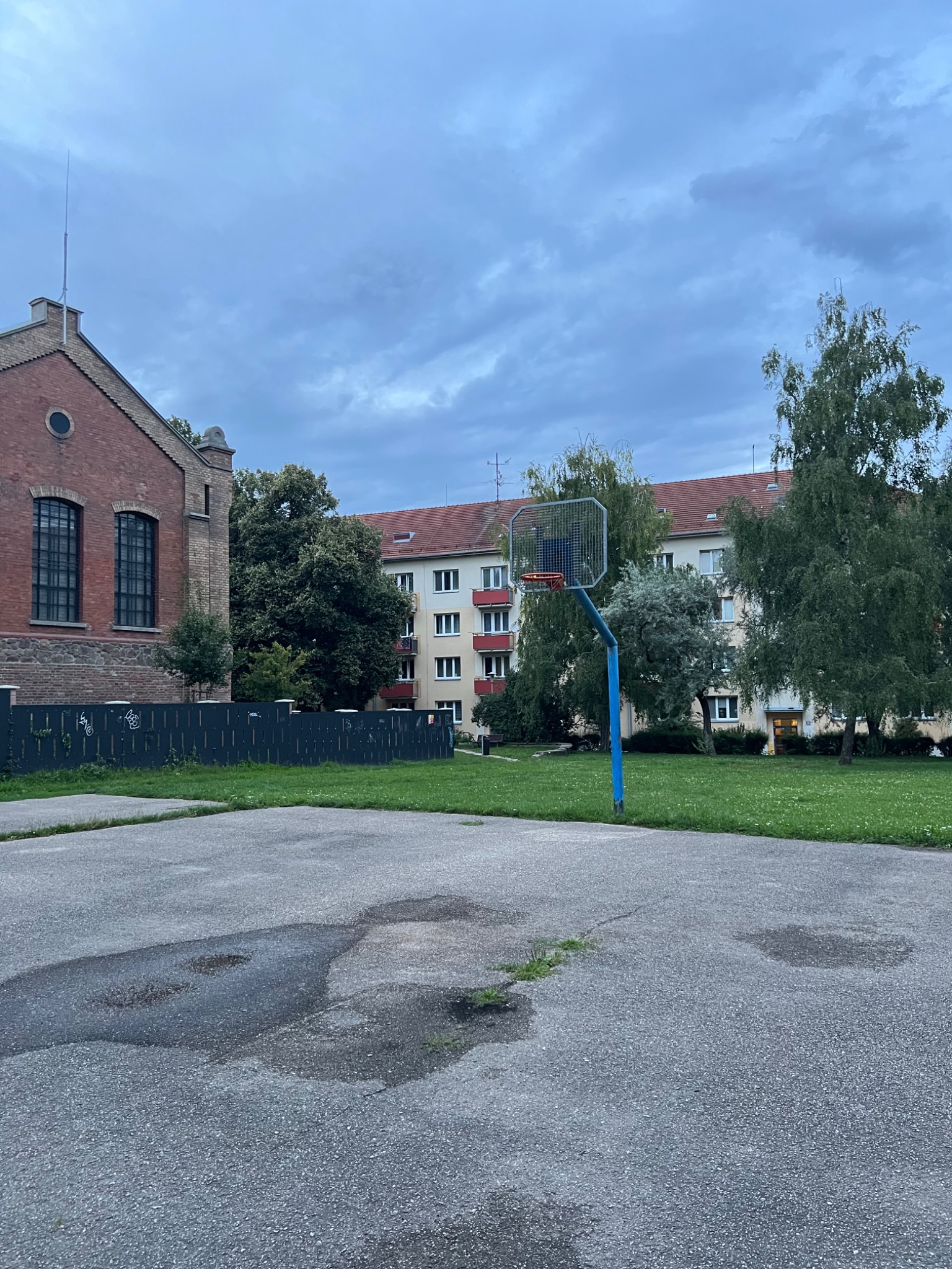 Basketbalové hřiště Koš Semilasso – Brno