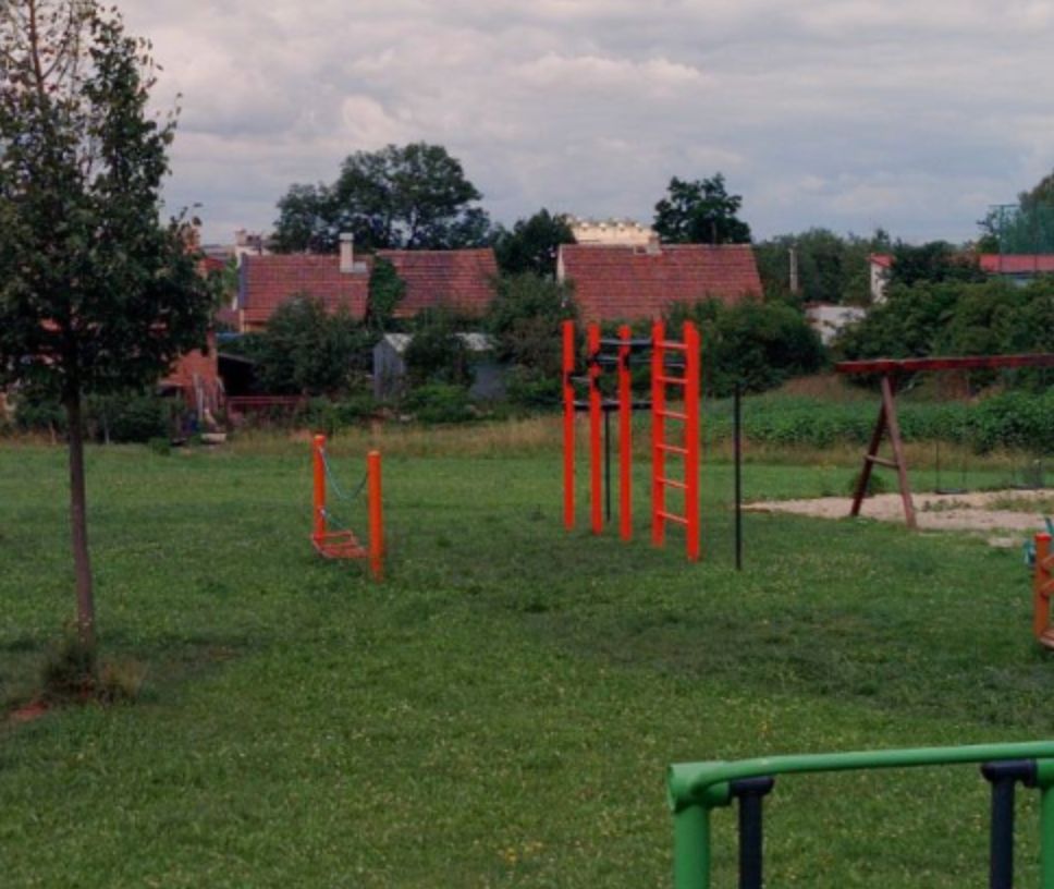 Workoutové hřiště Workout Kněževes – Kněževes