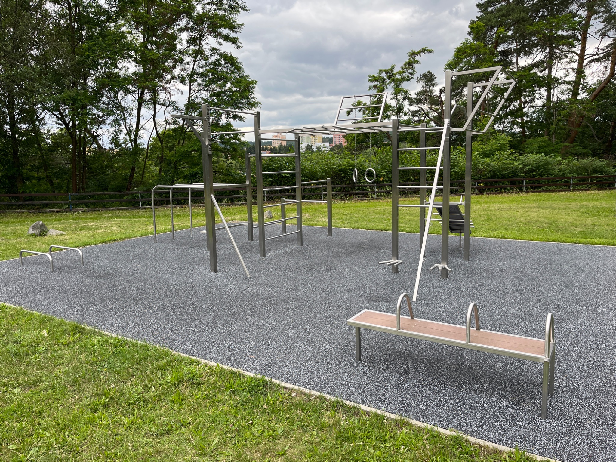 Workoutové hřiště Workout Týnec nad Sázavou – Týnec nad Sázavou