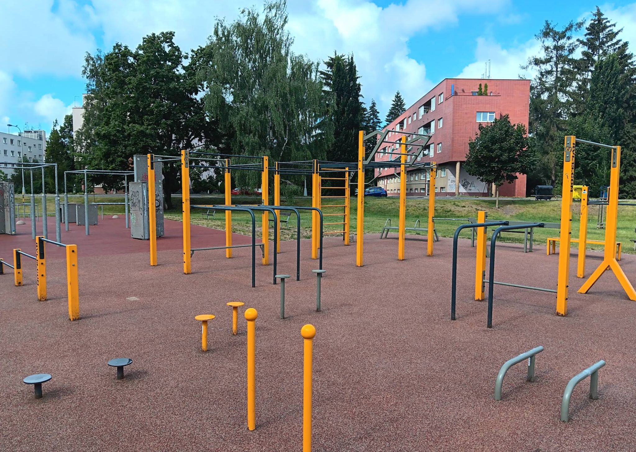 Workoutové hřiště Workout Labská kotlina – Hradec Králové