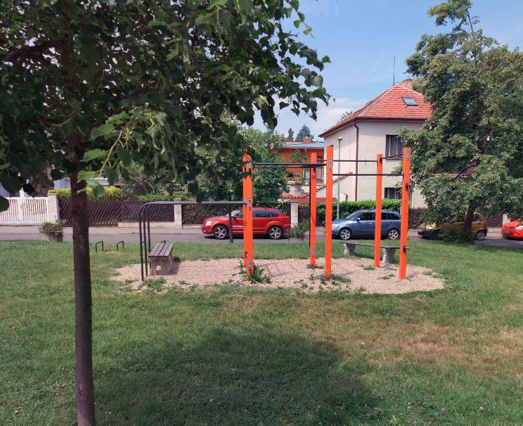 Workoutové hřiště Workout ul. Návazná – Praha