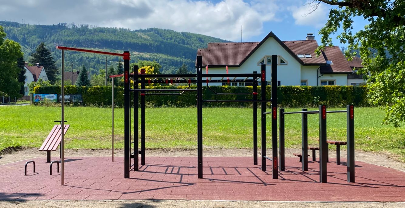 Workoutové hřiště Workout Pstruží – Pstruží