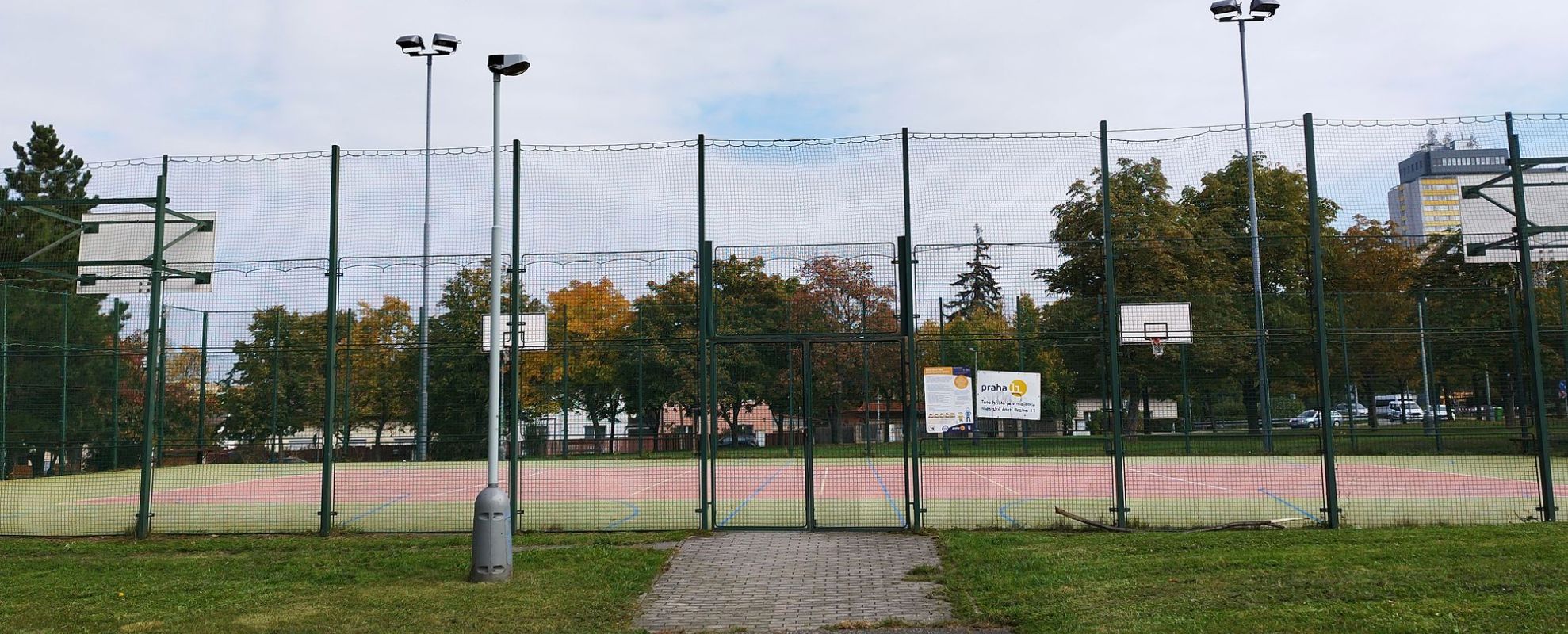 Basketbalové hřiště Basket Hviezdoslavova – Praha