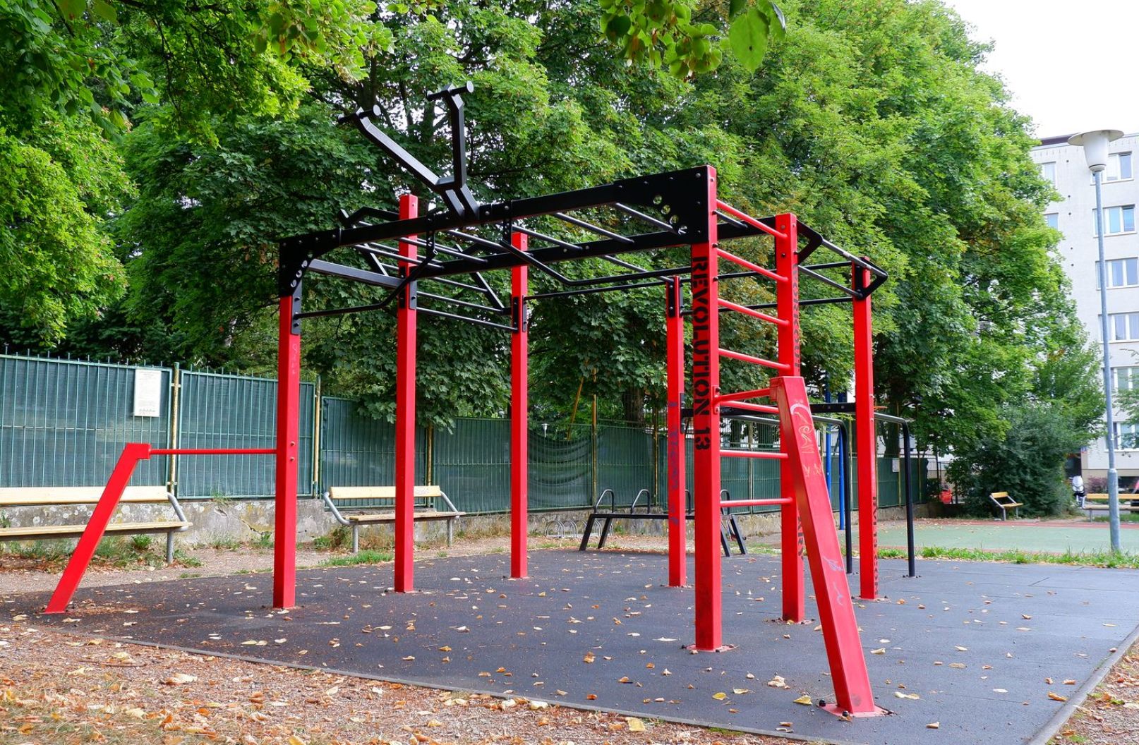 Workoutové hřiště Workout Fibichova – Karlovy Vary