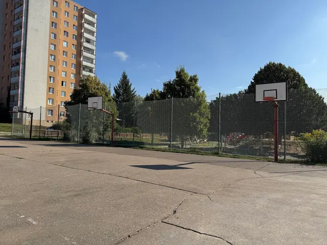 Basketbalové hřiště u Barevného hřitě
