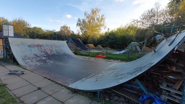 Skatepark Mini Suchdol – Praha