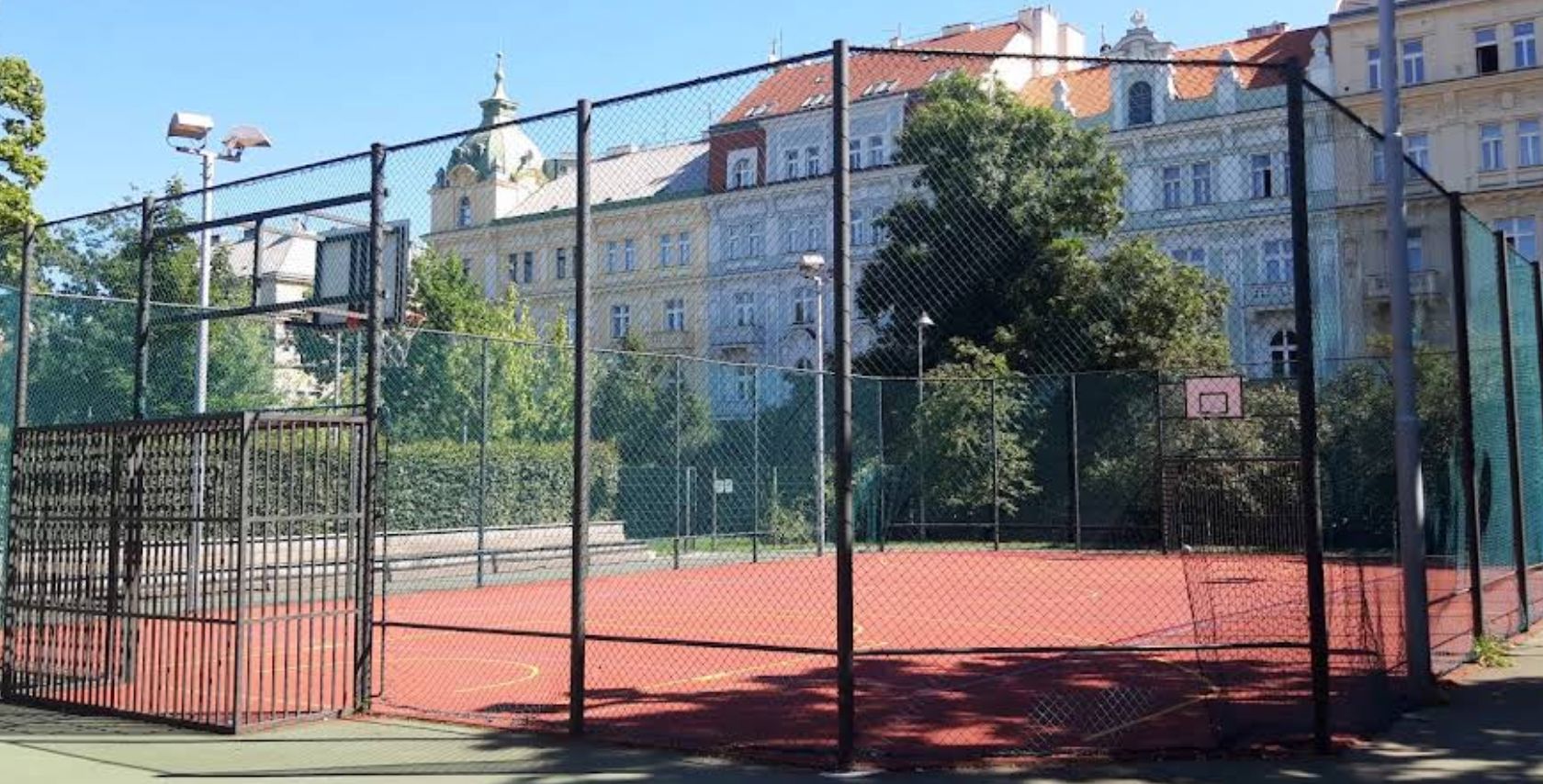 Basketbalové hřiště Basket U Vodárny – Praha