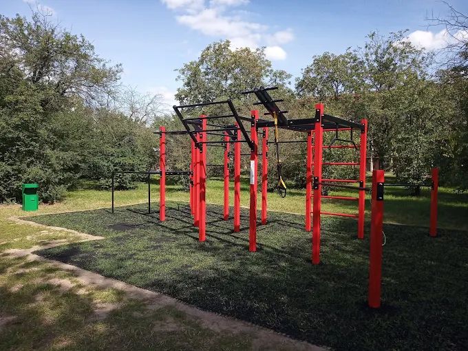 Workoutové hřiště Workout Pohořelice – Pohořelice