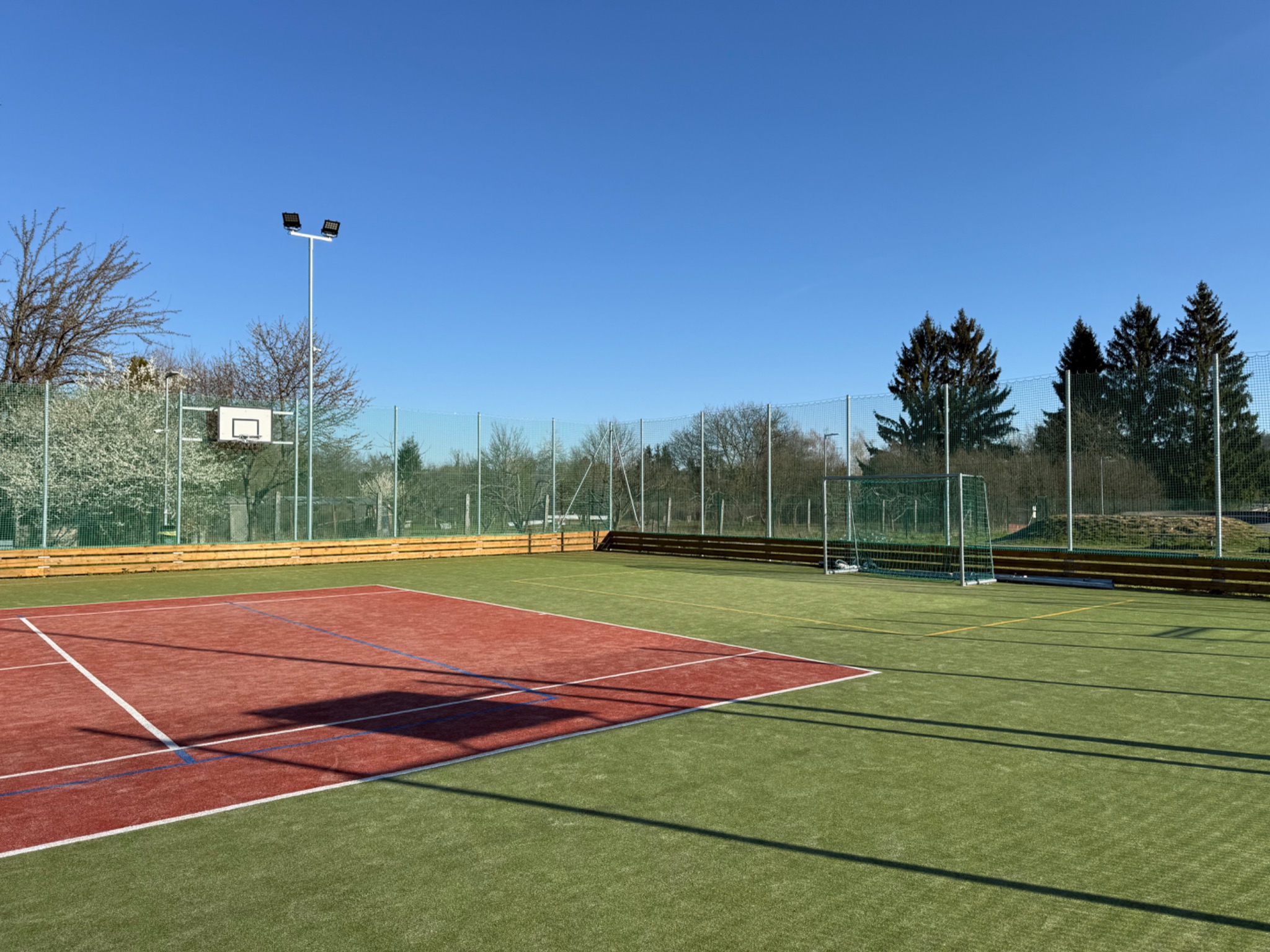 Basketbalové hřiště Basketbal SOKOL Tetčice – Tetčice