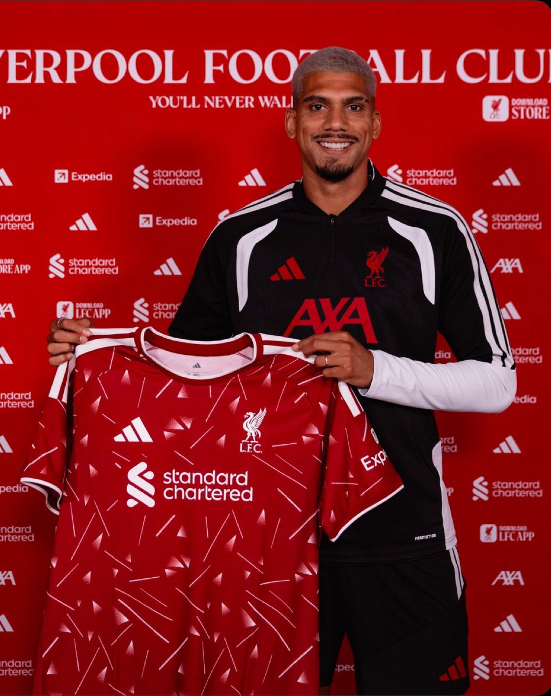 Official: Ronald Araújo joins Liverpool on loan from Barcelona with €55m buy option