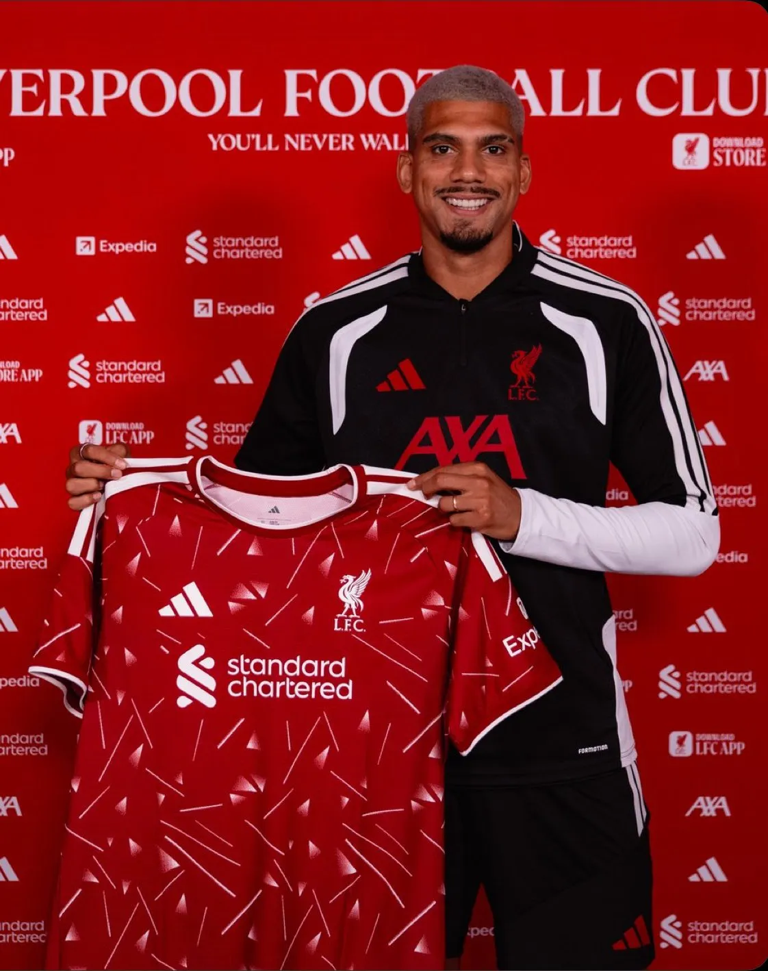 Official: Ronald Araújo joins Liverpool on loan from Barcelona with €55m buy option