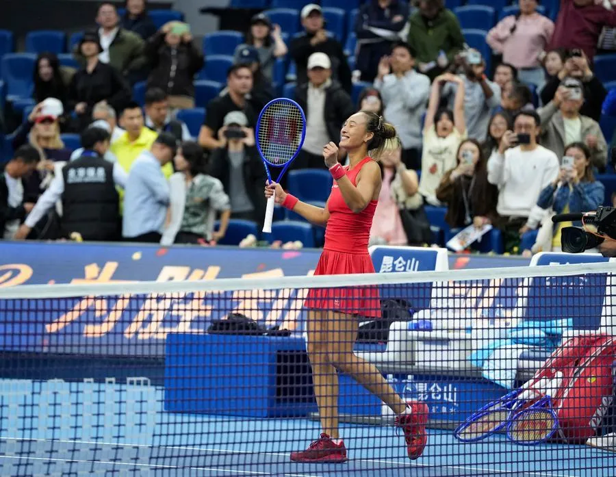Qinwen Zheng outlasts Marie Bouzková in epic three-set marathon at China open