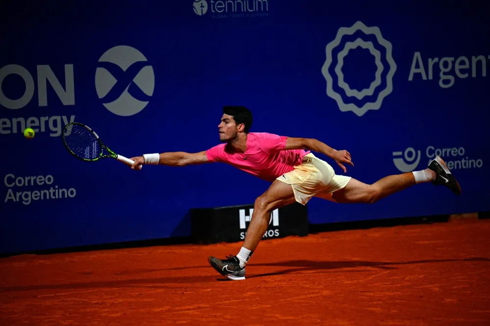 Alcaraz makes winning return to reach Argentina quarters