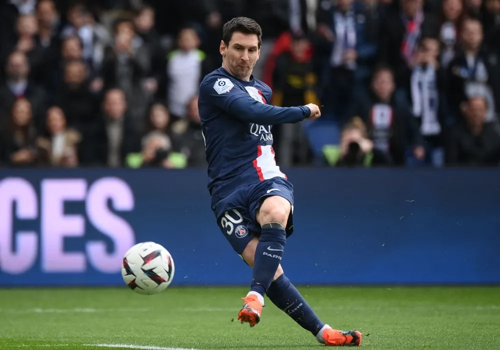 Mbappe, Messi inspire PSG to comeback 4-3 win against Lille