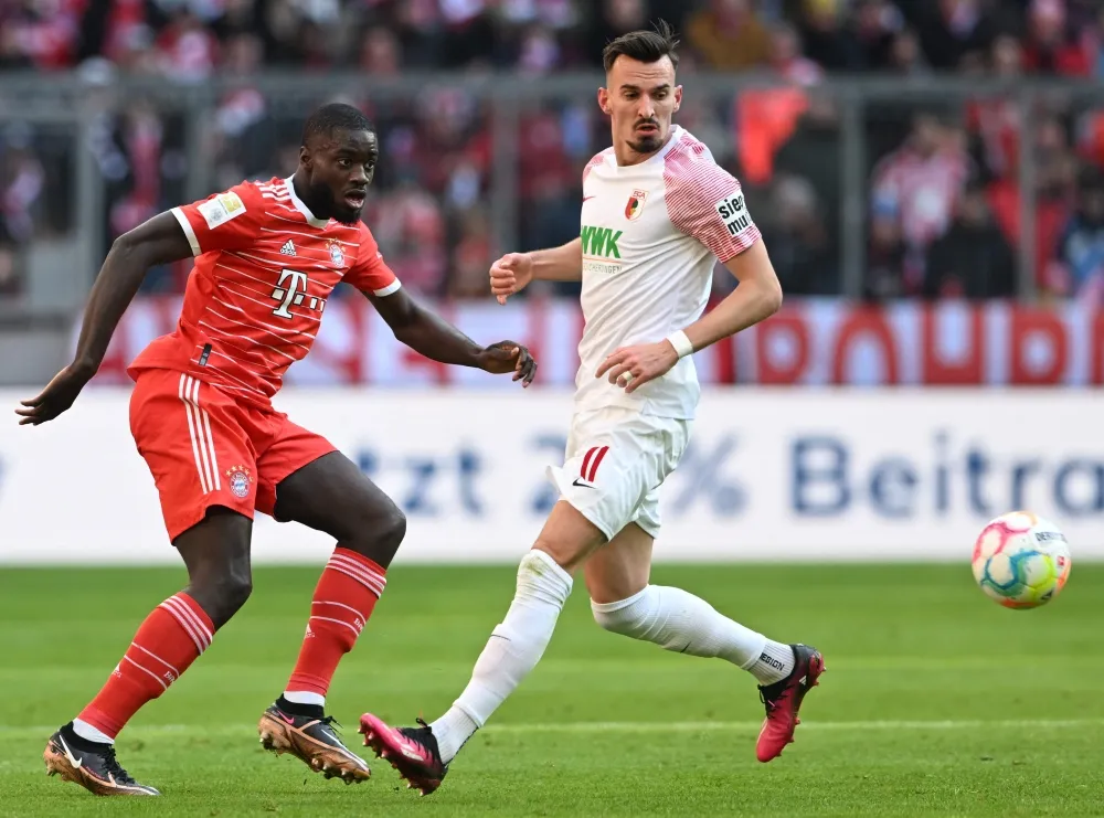 Bayern beats Augsburg, moves 3 points clear in Bundesliga