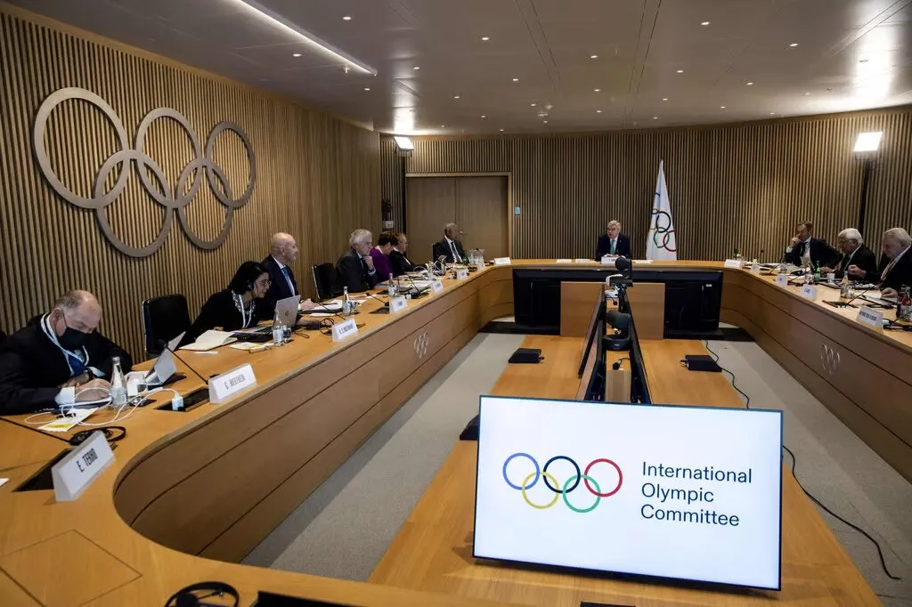 UK urges Olympic sponsors to back ban on Russian athletes