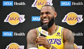 LeBron James returns but doesn't start after month's absence