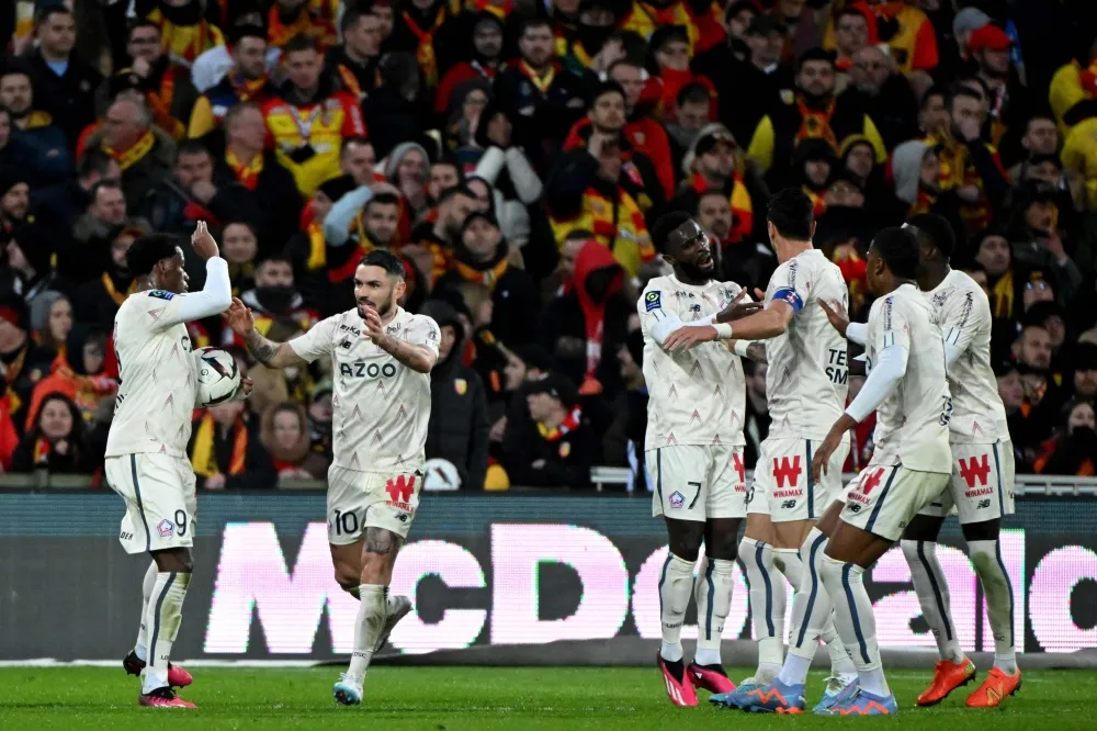 Canada's David helps Lille draw at Lens 1-1