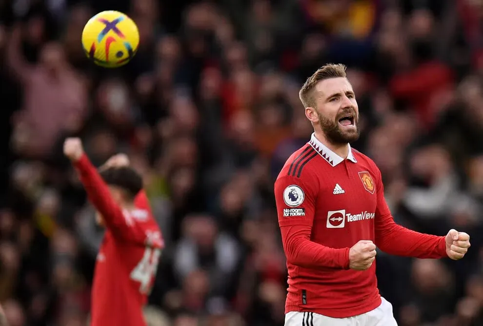 Shaw sorry for 'embarrassing' Man Utd collapse at Liverpool
