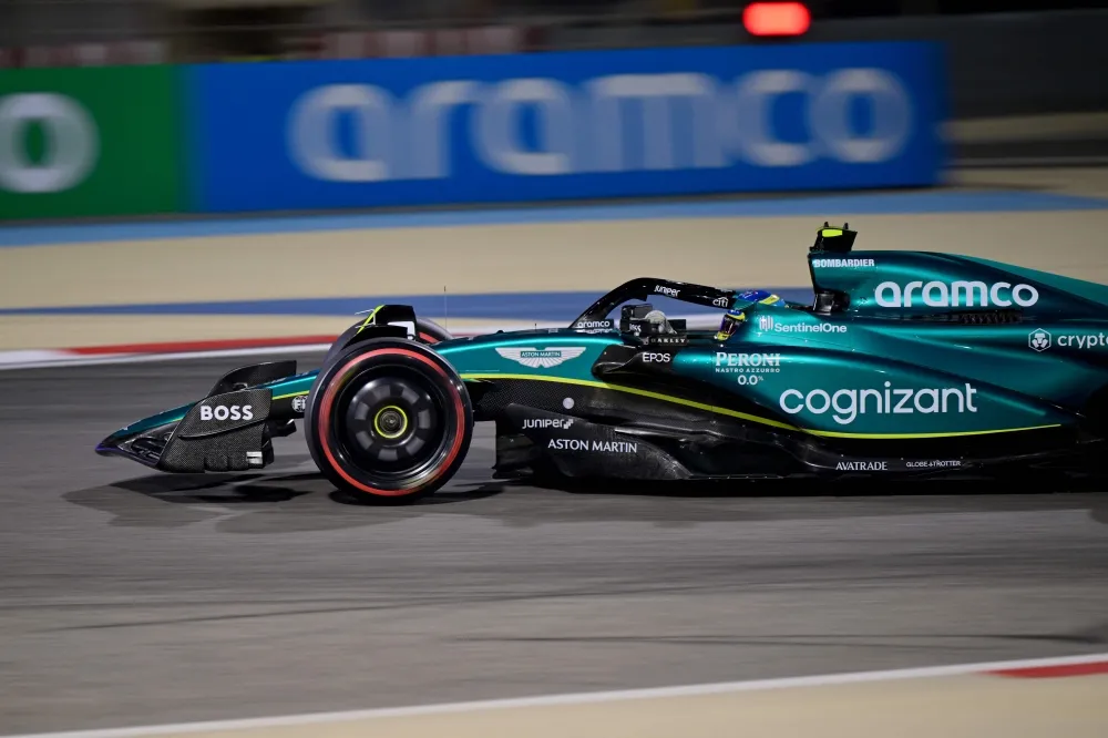 Alonso maintains hold over Verstappen in Bahrain GP practice