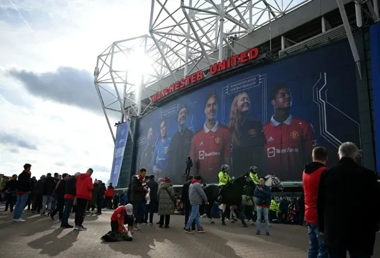 Qatari bid delegation visit Man Utd: reports
