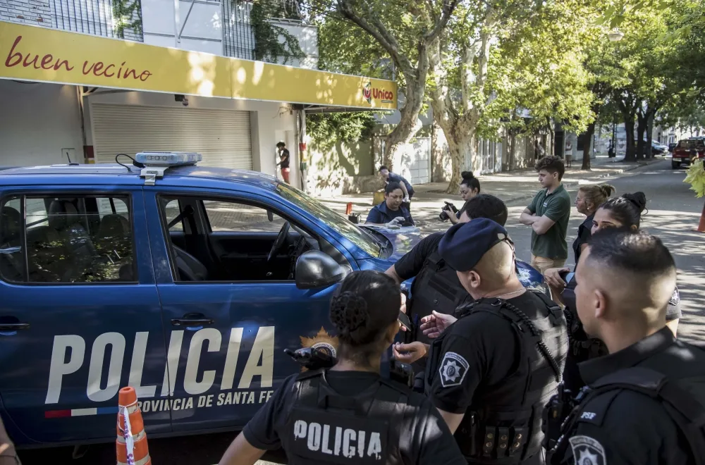 Gunmen leave Argentine star Messi a menacing message