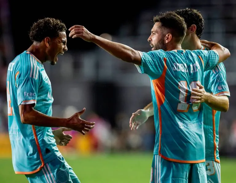 Messi-less Miami beat Chicago 2-1 to stretch MLS lead