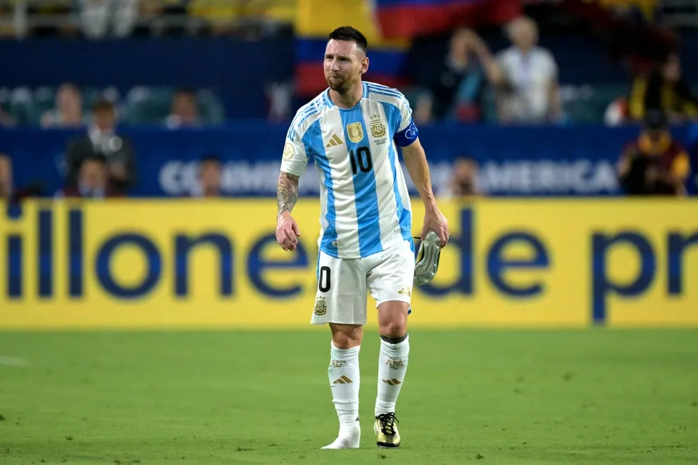 Injured Messi out of Argentina's squad for World Cup qualifiers against Chile and Colombia