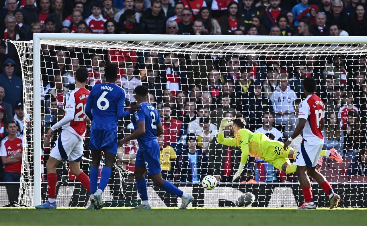 Arsenal score twice in stoppage time to beat Leicester
