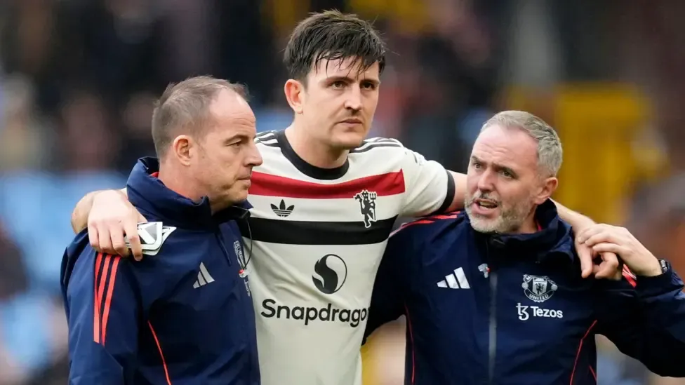 Man Utd's Maguire out for 'a few weeks' with injury