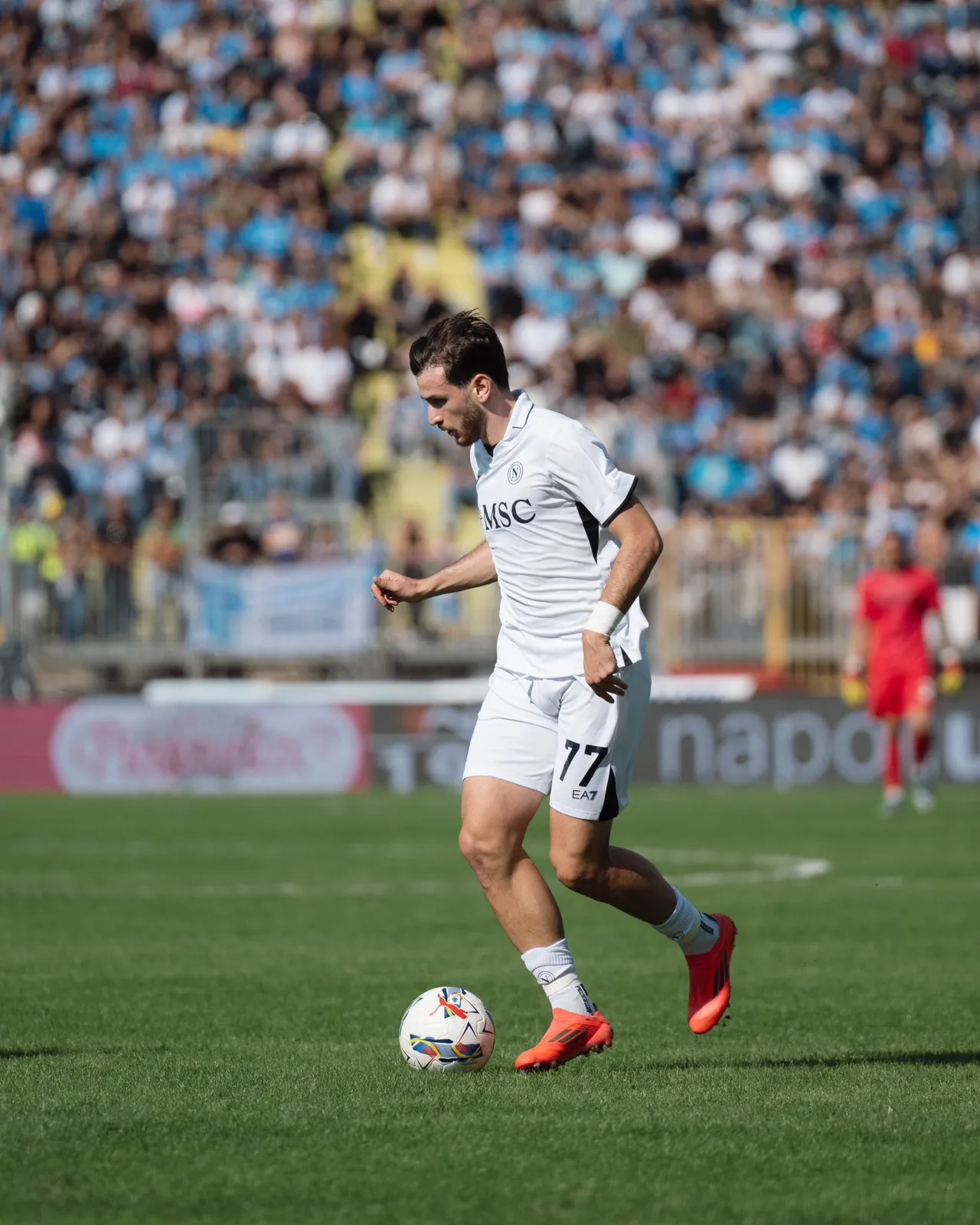 Napoli keep Serie A lead with win at Empoli