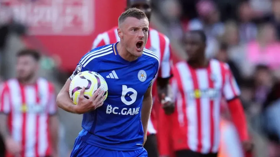 Leicester stun Southampton with late comeback win