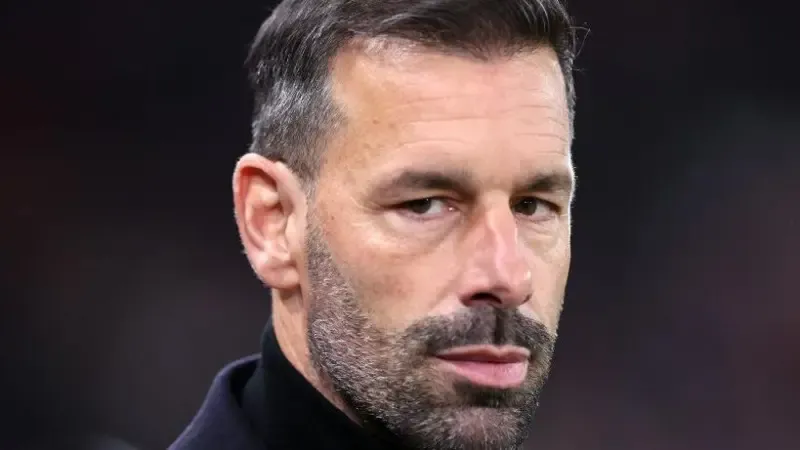 Van Nistelrooy named Leicester City manager