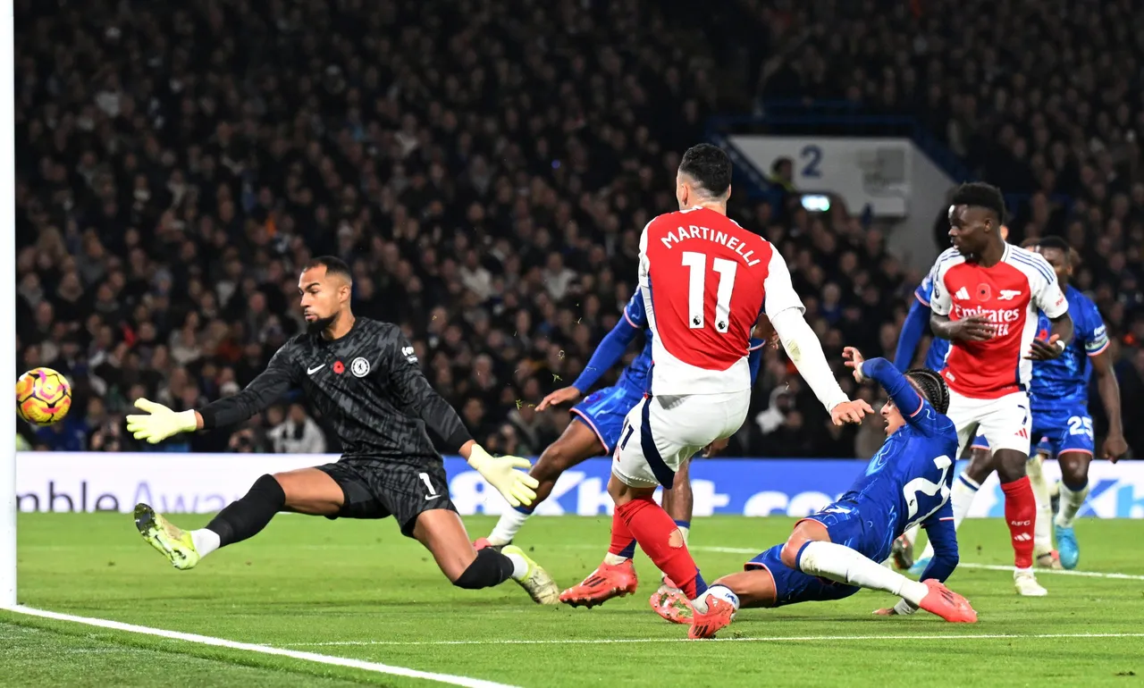Superb Neto strike earns Chelsea draw against Arsenal