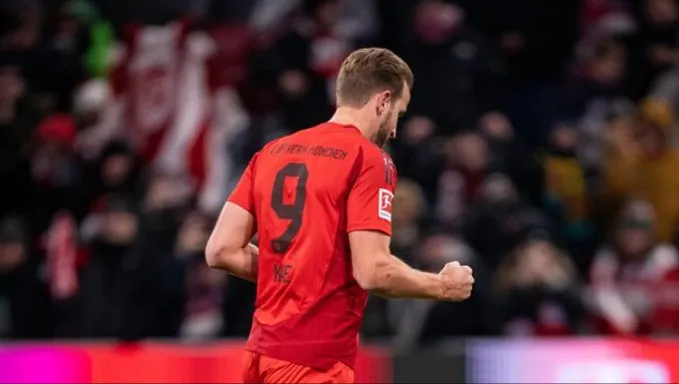Kim header earns Bayern narrow victory over PSG