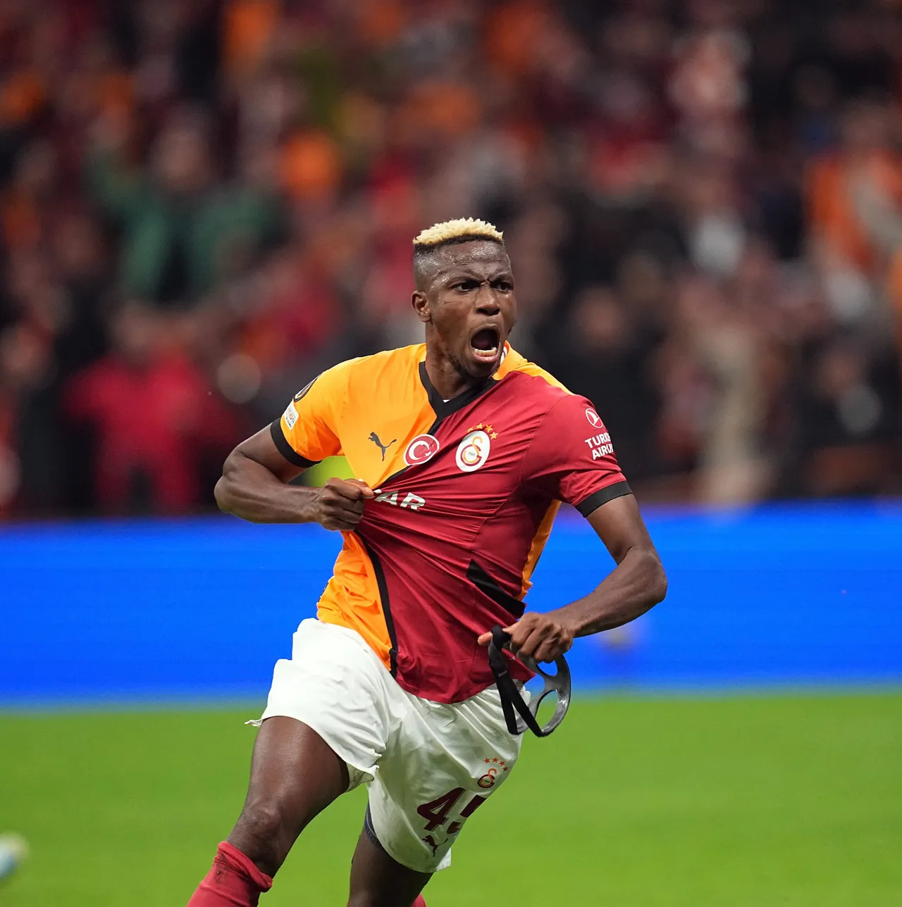 Osimhen scores twice as Galatasaray beat 10-man Tottenham