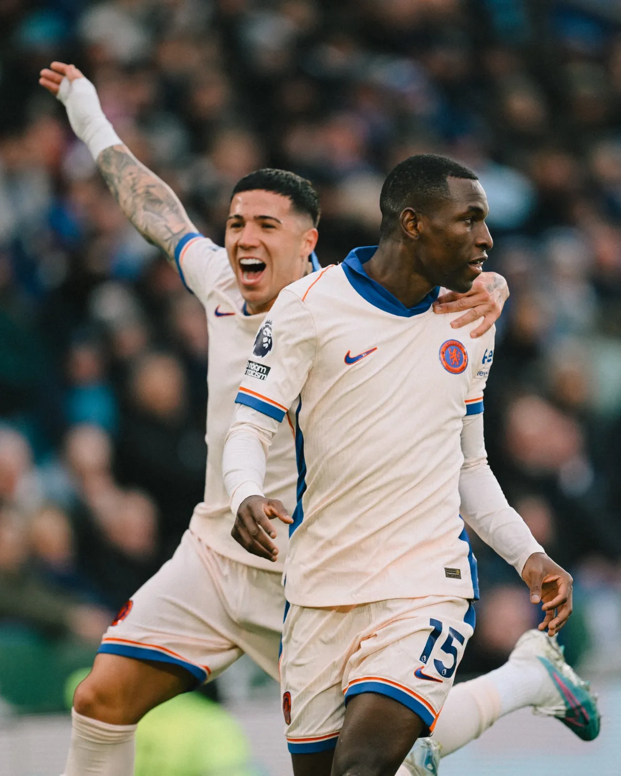 Jackson and Fernandez down Leicester in dominant display