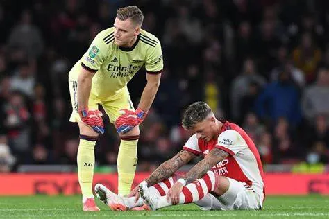 Arsenal injury news: Ben White undergoes knee op