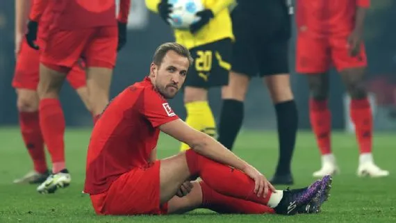 Bayern Munich's Harry Kane suffers injury during 'Klassiker'