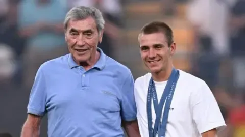 Legend Merckx, 79, breaks hip in bike accident