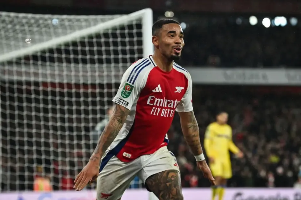 Jesus hat-trick helps Arsenal beat Palace to reach semis