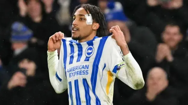 Pedro penalty after freak foul denies Arsenal at Brighton