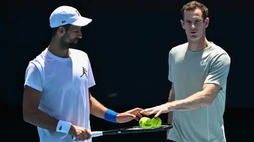Murray to continue as Djokovic's coach 'indefinitely'